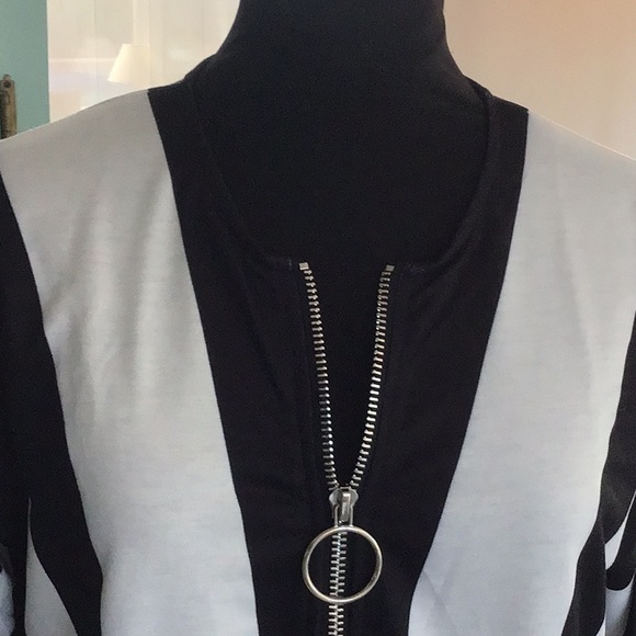 Melelly Top - Picture 2 of 9